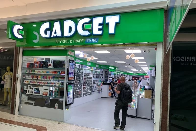 The Gadcet Stratford shopfront inside the shopping centre